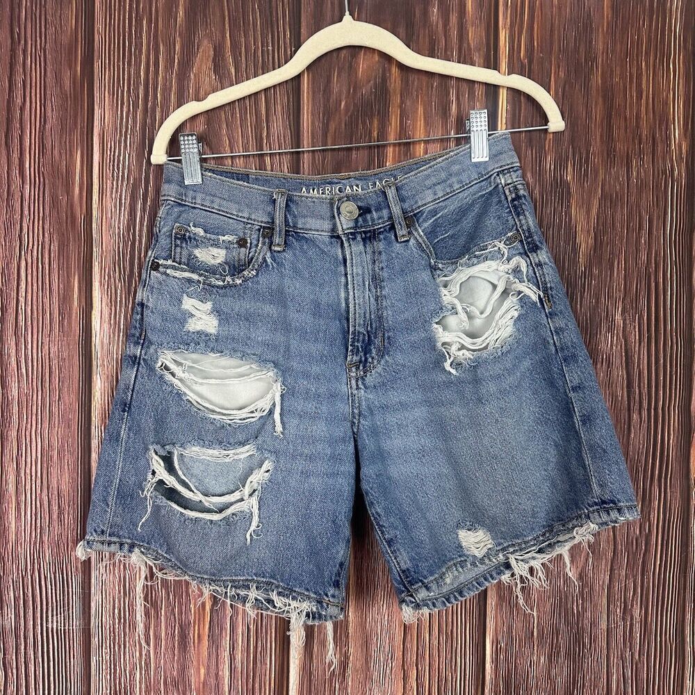 American Eagle Womens 90s Boyfriend Short Distressed Ripped Size 4